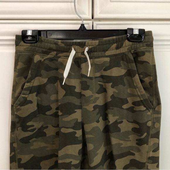 😎Old Navy boys sweatshorts - Picture 2 of 9